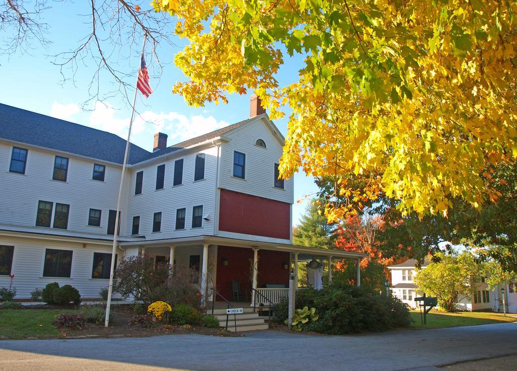 Woodbound Inn Rindge Eksteriør bilde
